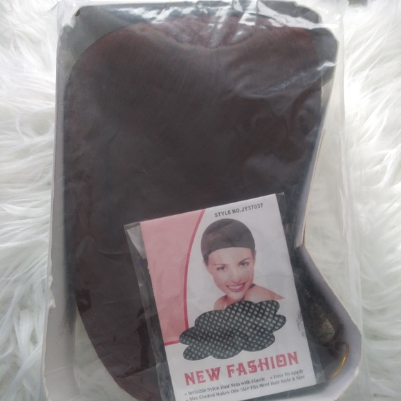 Beautiful 10" Short and Sassy New Auburn Wig Bangs New Tags Original Pac… - Picture 3 of 6